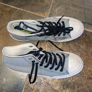 Cool, modern speckle grey converse (ChuckTaylor II) very lightly worn!
